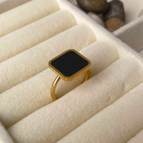 Obsidian Edge – Sleek Square Ring