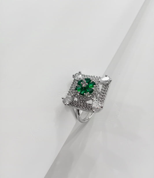 Green Majesty – Crown Garden Ring