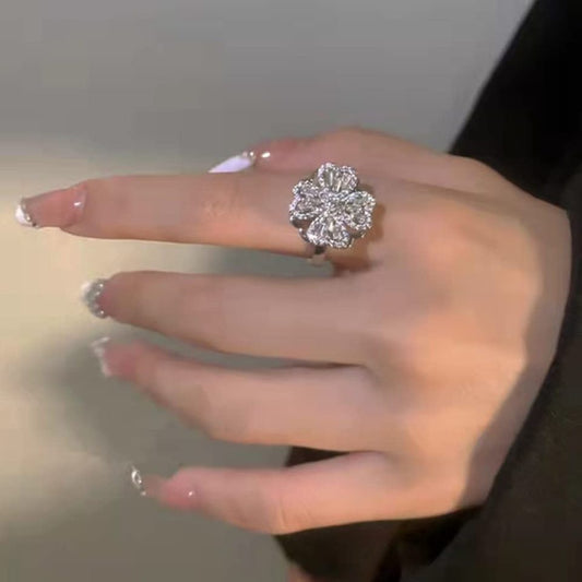 Gulnaar Ring – Elegance in Full Bloom
