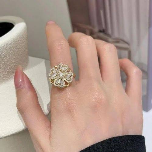 Gulnaar Ring – Elegance in Full Bloom